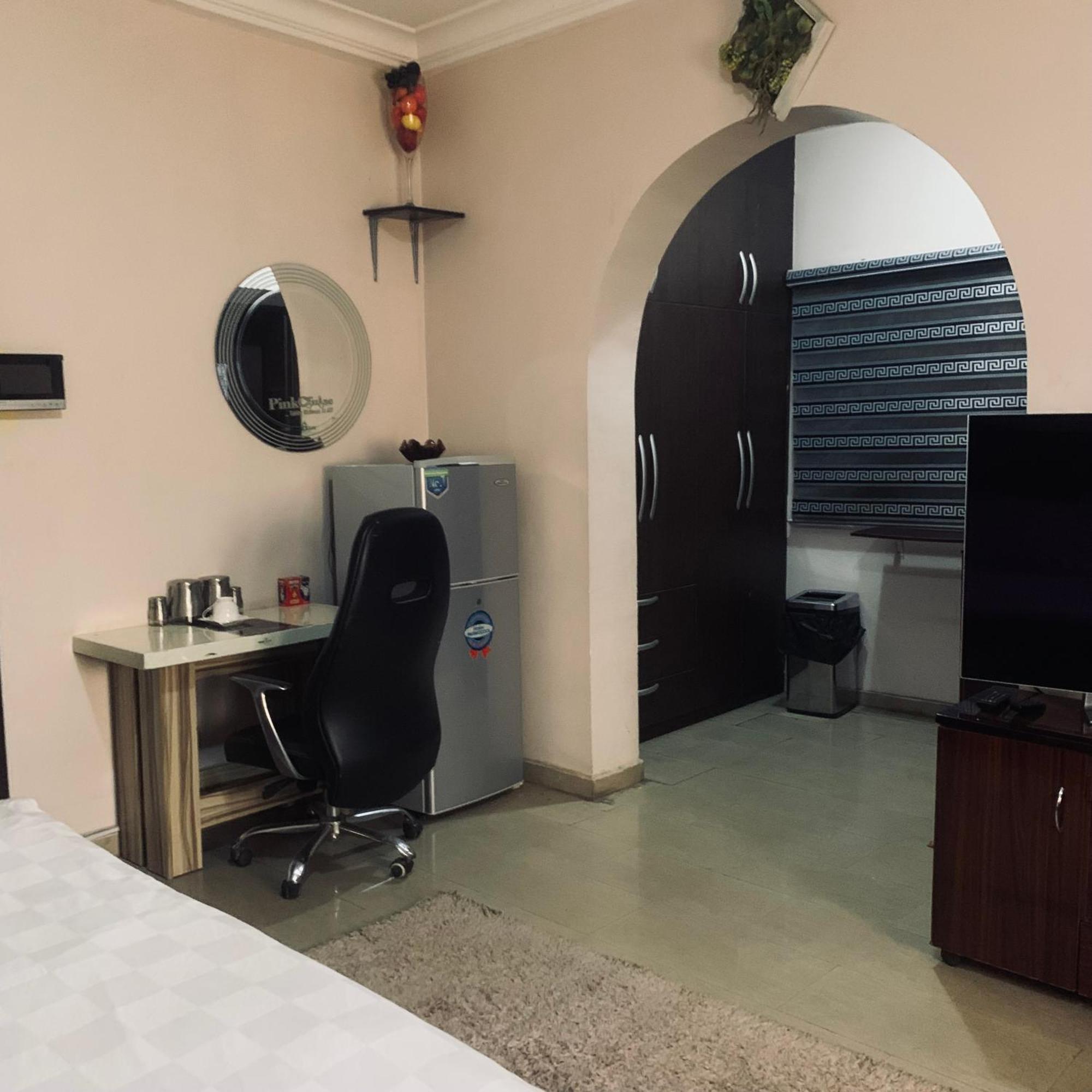 Health Plaza Abuja Aparthotel Exterior photo