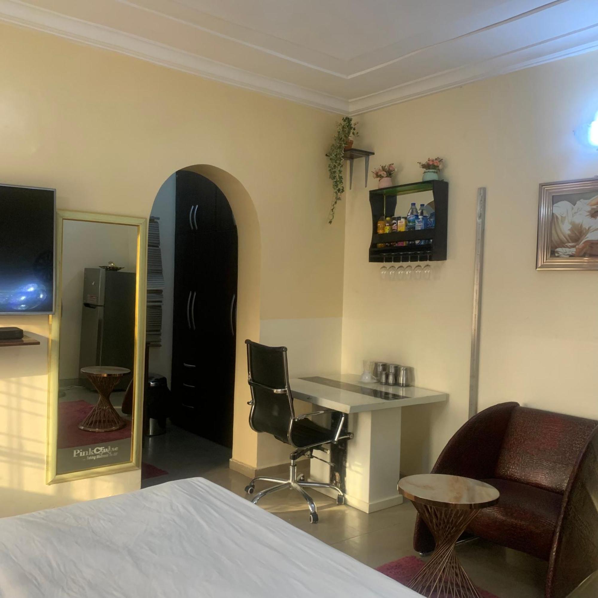 Health Plaza Abuja Aparthotel Exterior photo